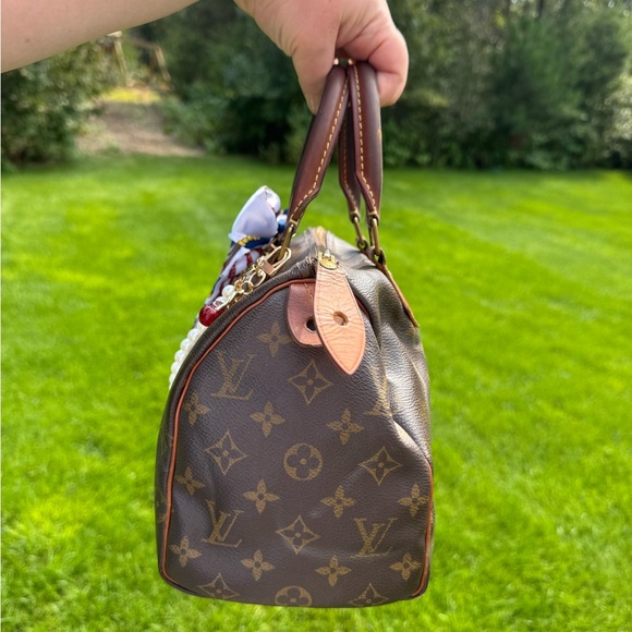 Authentic Louis Vuitton Speedy 25 - Picture 3 of 12